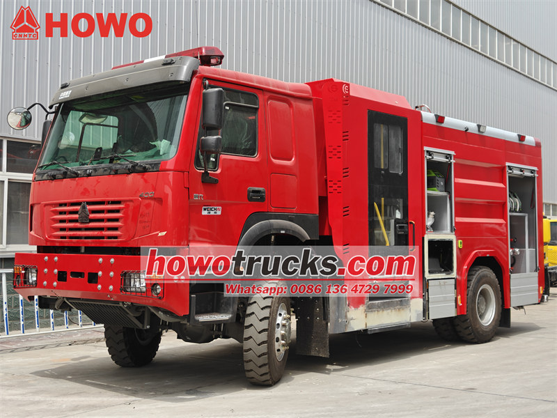 HOWO 4x4 offroad 8000L fire engine