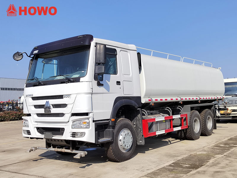 Xe tưới nước đường phố HOWO 6x4 15m³