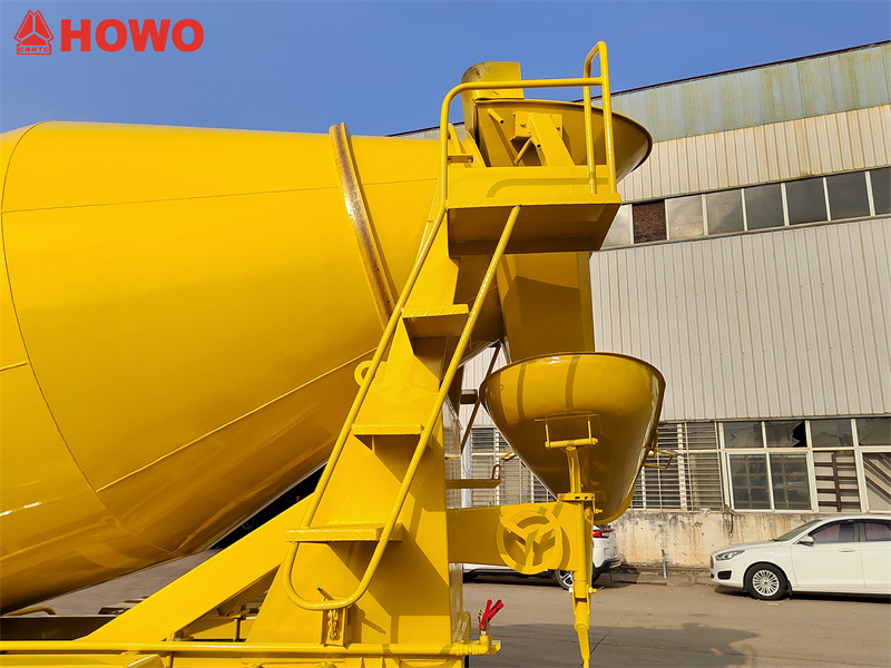 Sinotruk HOWO Light Duty 5cbm Concrete Mixer Truck