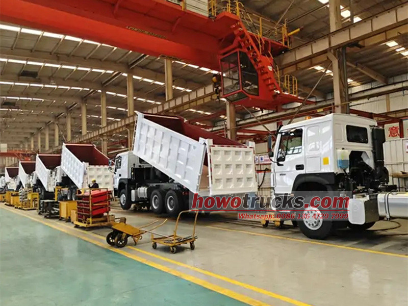 HOWO heavy duty tipper trucks warehouse