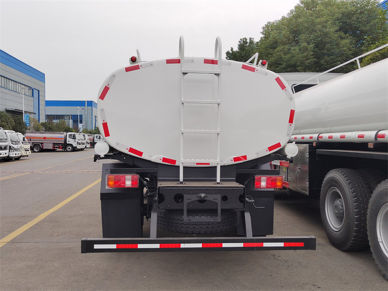 HOWO 8000L drinking water truck