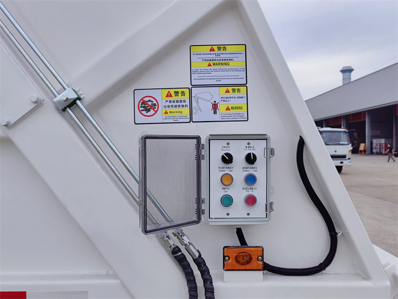 Howo garbage compactor truck