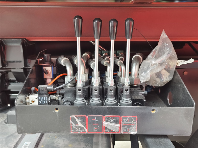 HOWO 8×4 hook loader for sale