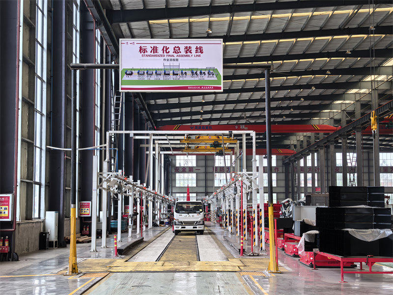 Hook lift garbage truck factory