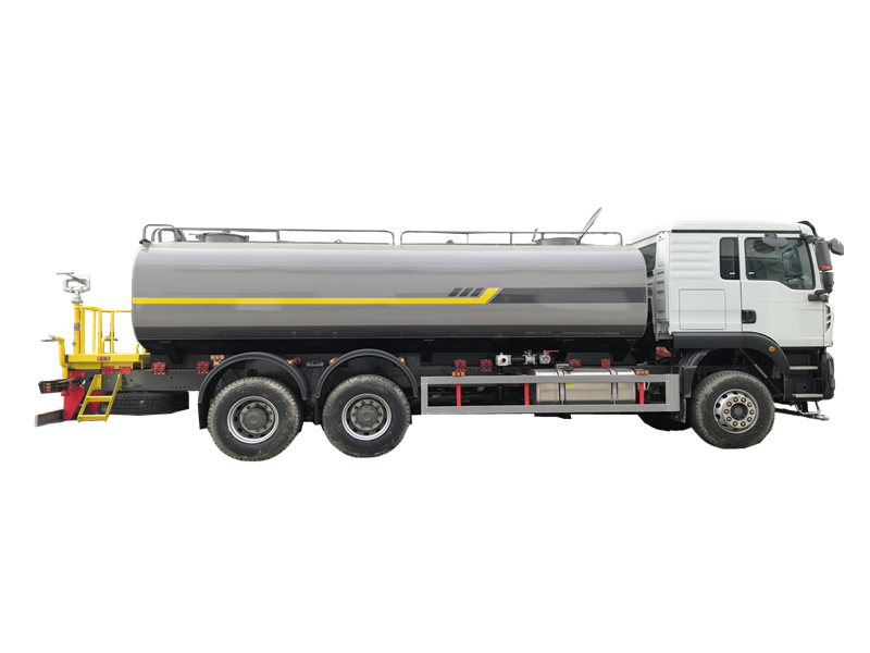 HOWO 10 wheeler water bowser