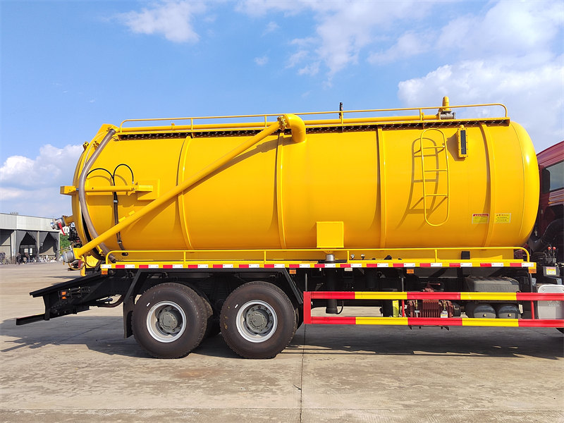 HOWO vacuum tank truck