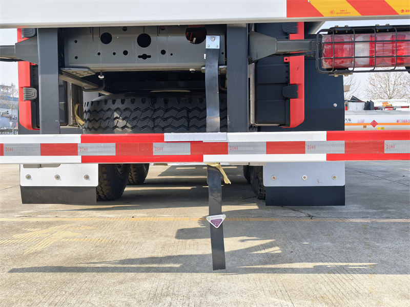 Howo heavy 25000L fuel tank truck