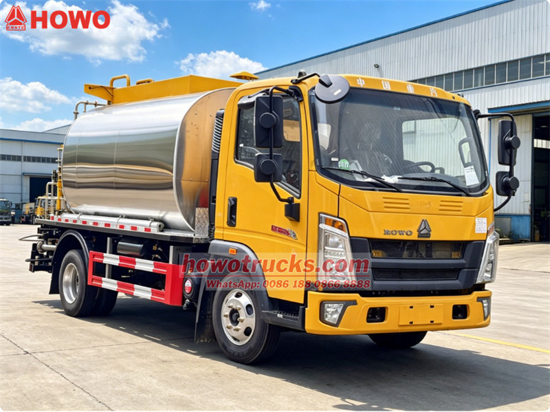HOWO light asphalt spreader truck HOWO light asphalt spreader truck