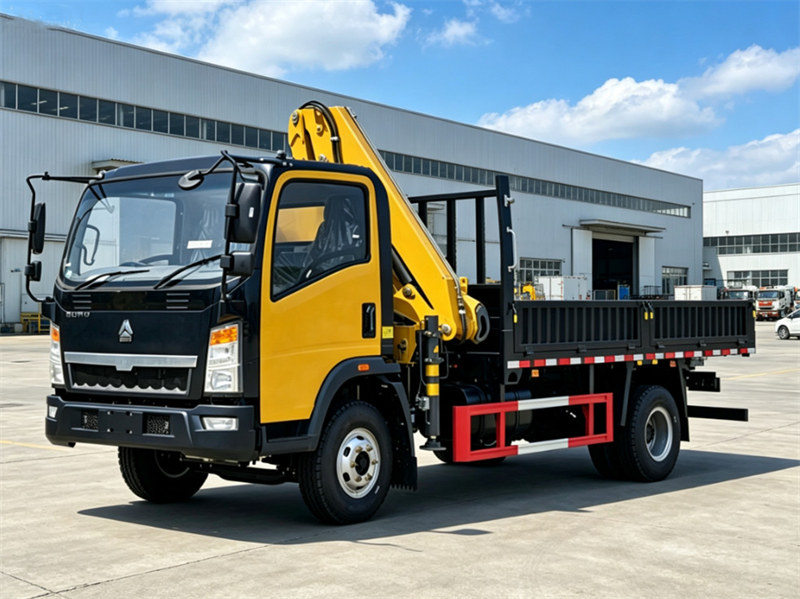 HOWO 5Ton truck mounted hydraulic lifting crane HOWO 5Ton truck mounted hydraulic lifting crane