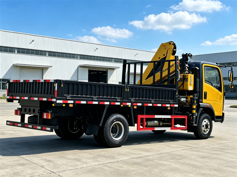 HOWO 4x2 5 tons knuckle crane truck HOWO 4x2 5 tons knuckle crane truck