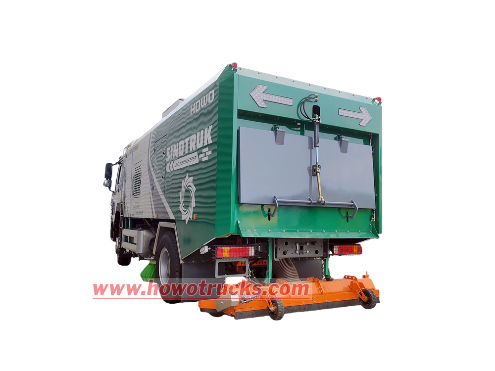 HOWO vacuum road sweeper with brush HOWO vacuum road sweeper with brush